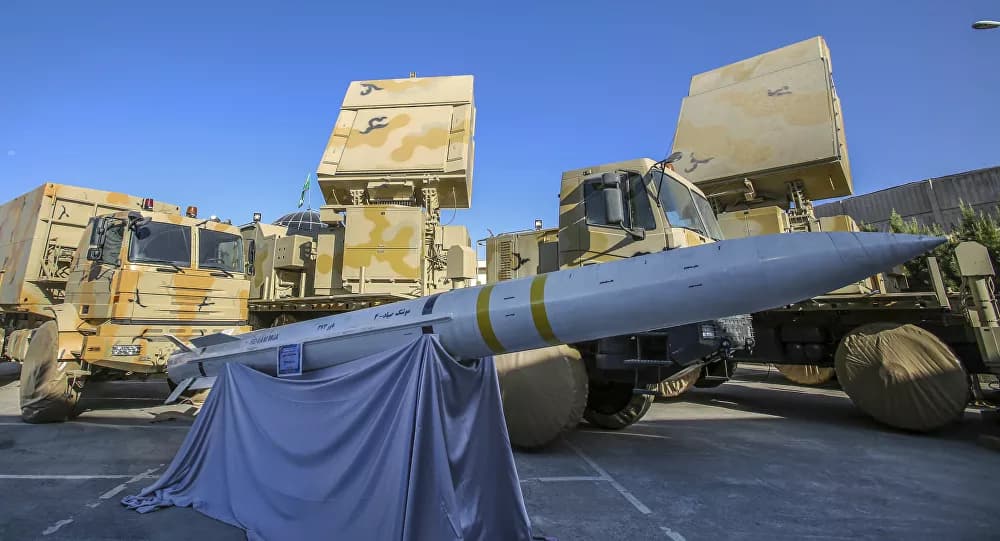 Irã apresenta nova versão do sistema de defesa antiaérea Bavar-373