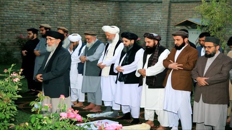 «گوڵبەدین حیکمەتیار» بەرنوێژی بۆ تالیبان دەکات