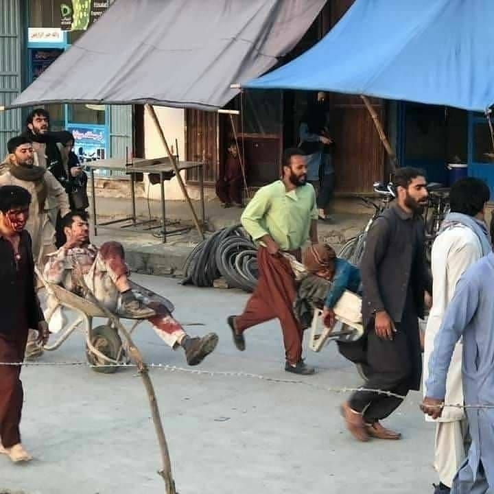 قتلى وجرحى بينهم أمريكيون جراء تفجيرين في محيط مطار كابل+(صور)