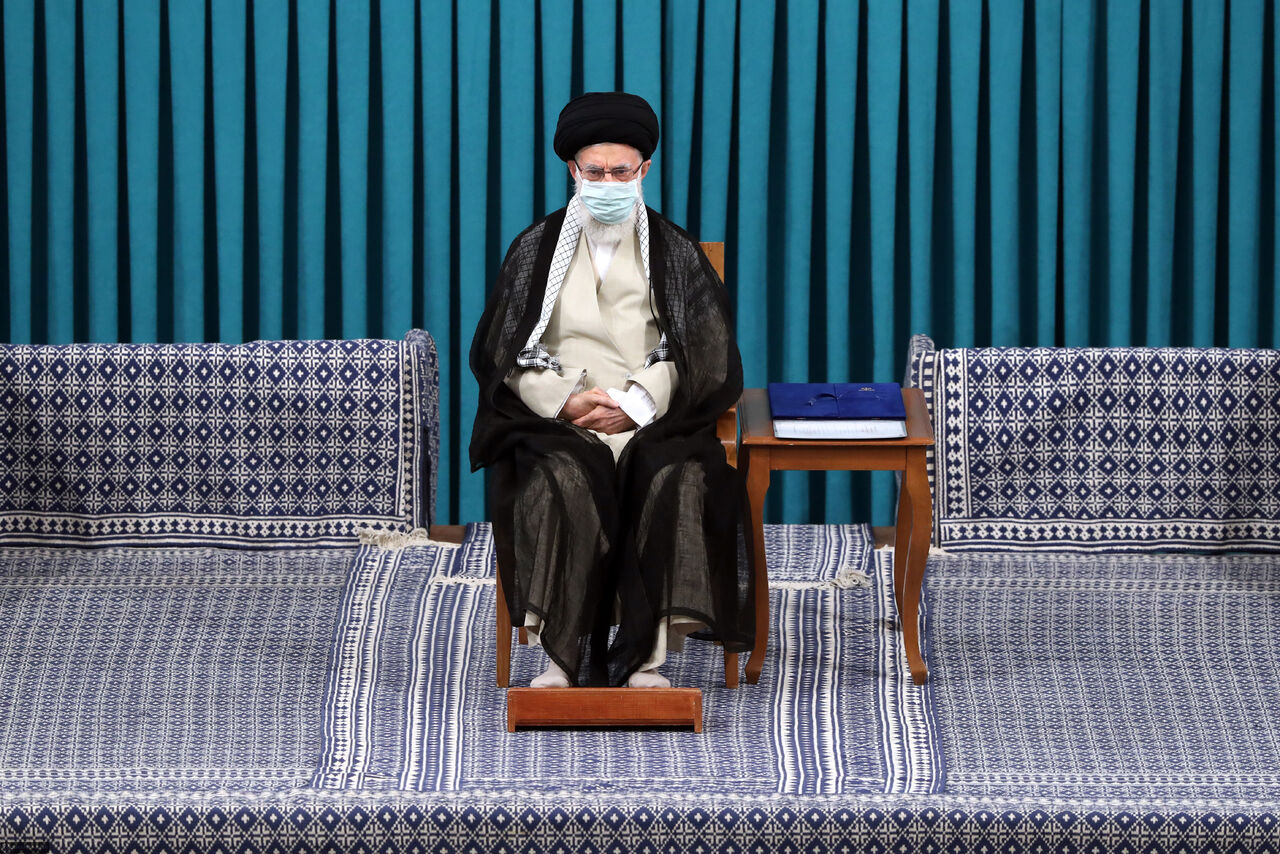 Imam Khamenei to receive President, cabinet on Saturday