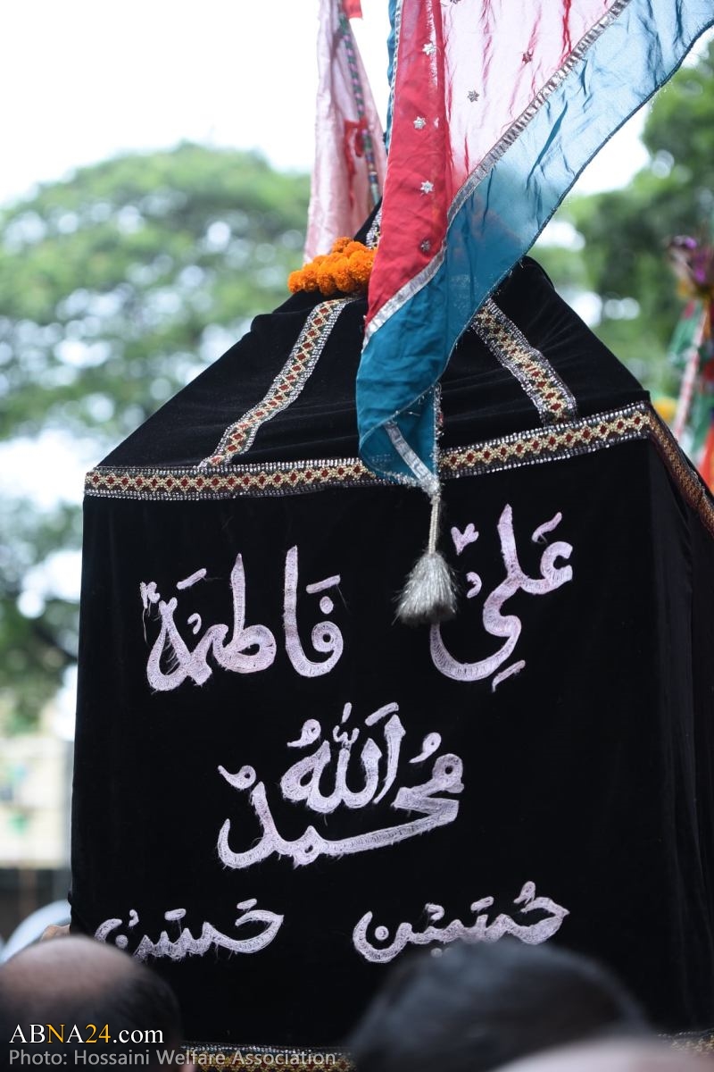 تقارير مصورة / مشاركة واسعة في موكب عزائي باليوم العاشر من محرم في "دكا"