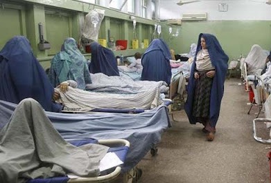 حركة طالبان تسمح للنساء العاملات في القطاع الصحي بمزاولة عملهن