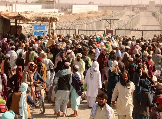 الأمم المتحدة: نصف مليون أفغاني يمكن أن يفروا عبر الحدود