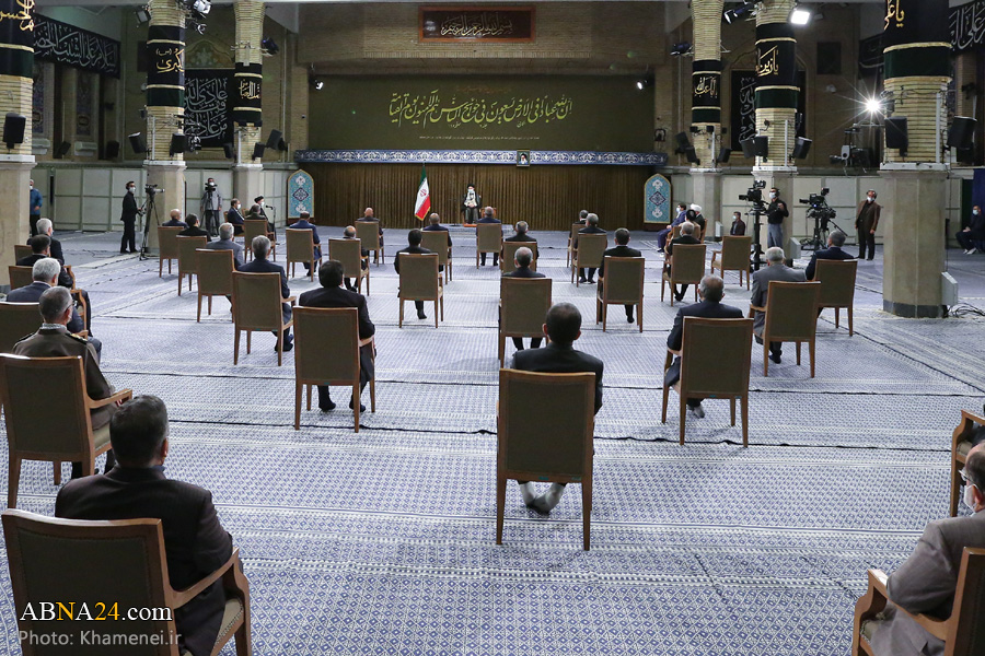 Photos: Imam Khamenei met with President, members of cabinet