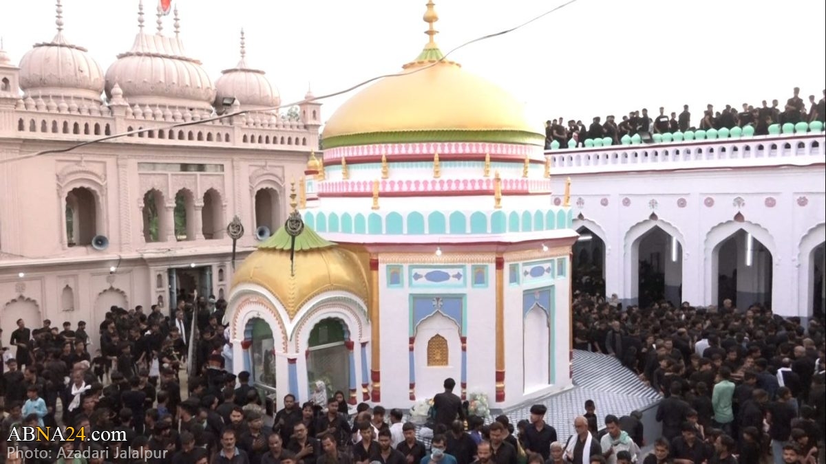 تقارير مصورة / مجلس عزاء حسيني في يوم عاشوراء بمدينة "جلال بور"