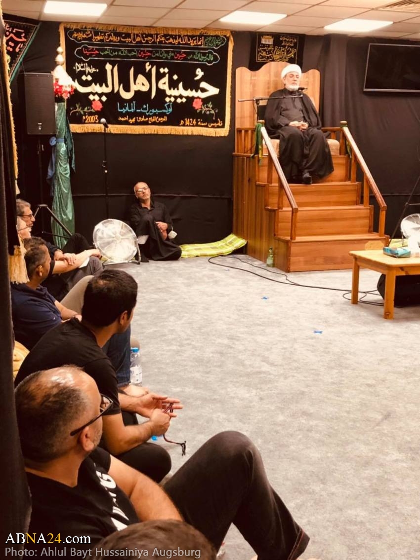 تقارير مصورة / حسينية أهل البيت (ع) تقيم مجلس عزاء باستشهاد الامام الحسين(ع) في "لوكسبورك"