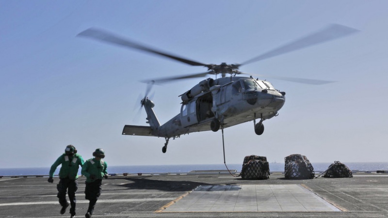 米サンディエゴ沖で海軍ヘリが墜落、５人が不明
