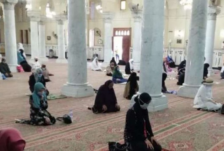مصر تغلق مصلى السيدات في أشهر مساجد البلاد 