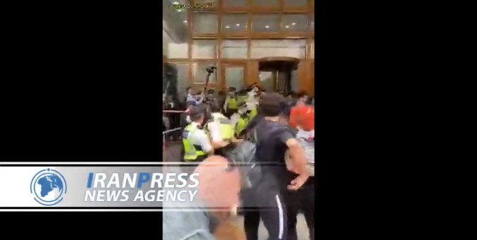 İngiltere'de korona protestoları!
