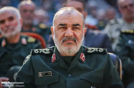 سەرلەشکەر فیرووزئابادی بووە هۆی هێزی بەرگری بۆ ئێران