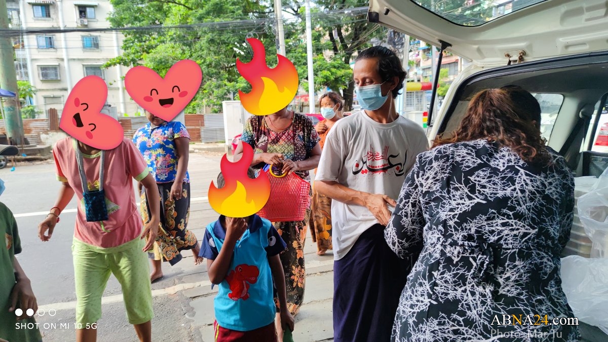 Photos: Distribution 70 hot meals among needy people on Ashura day in Yangon