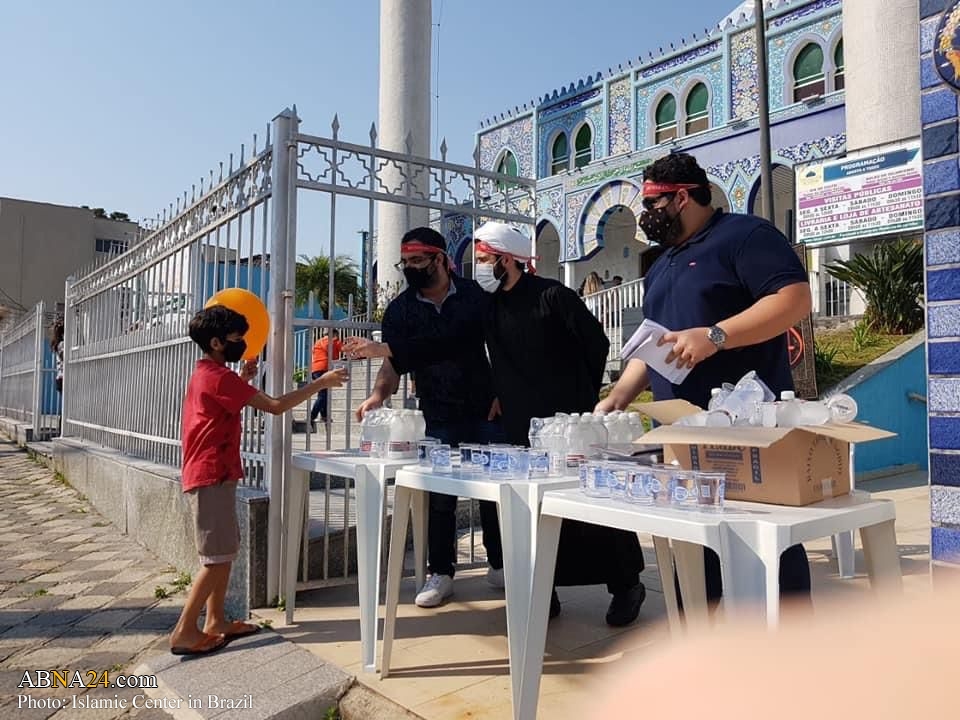 Бразилијадакы Ислам Мәркәзи су пајлама, китабча вә ган бағышлама аксијасы илә Имам Һүсејнин шәһидлијини анды – Фото Репортаж