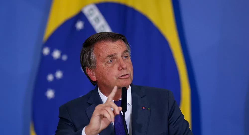 Na véspera de manifestações, Bolsonaro assina MP que limita eliminação de conteúdo das redes sociais