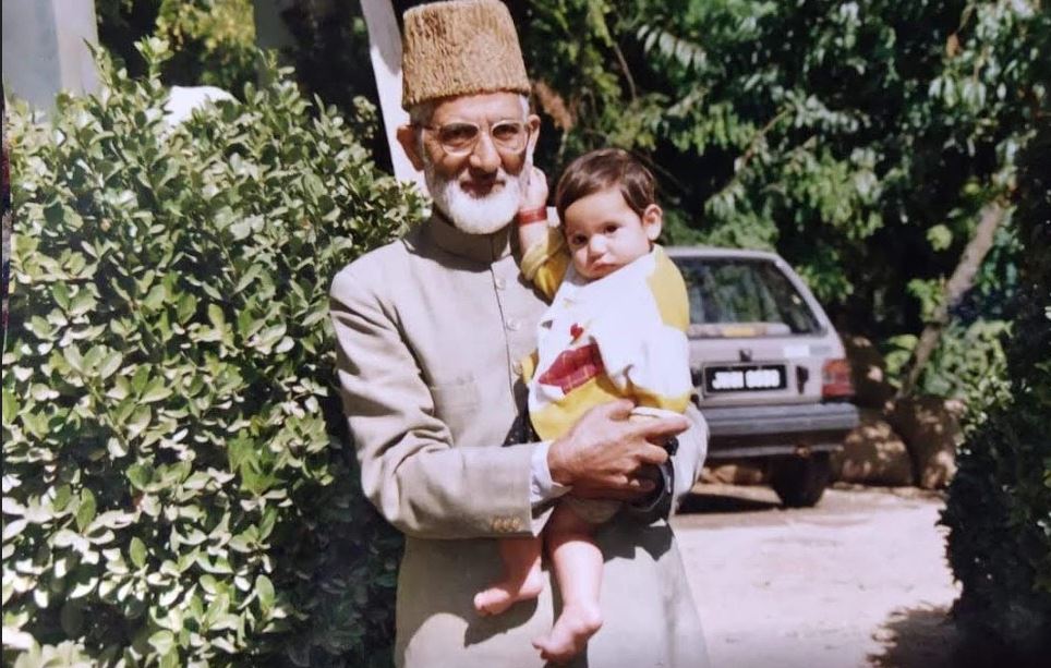 Analysis: Afraid of massive protests, India buries prominent Kashmiri leader silently