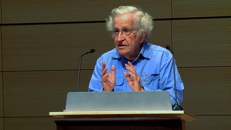 Chomsky: ABD'nin terörizm karşıtı savaşı, dünyayı viraneye çevirdi