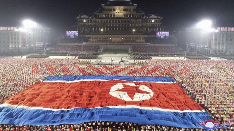 北朝鮮が建国記念日に軍事パレード　ミサイルは登場せず