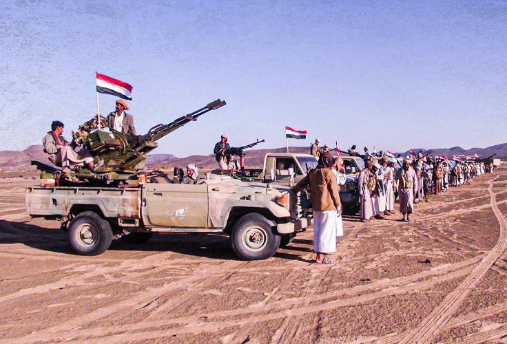 قبائل مأرب تنتفض ضد معسكرات التحالف العدوان واشتباكات عنيفة شرق الرويك