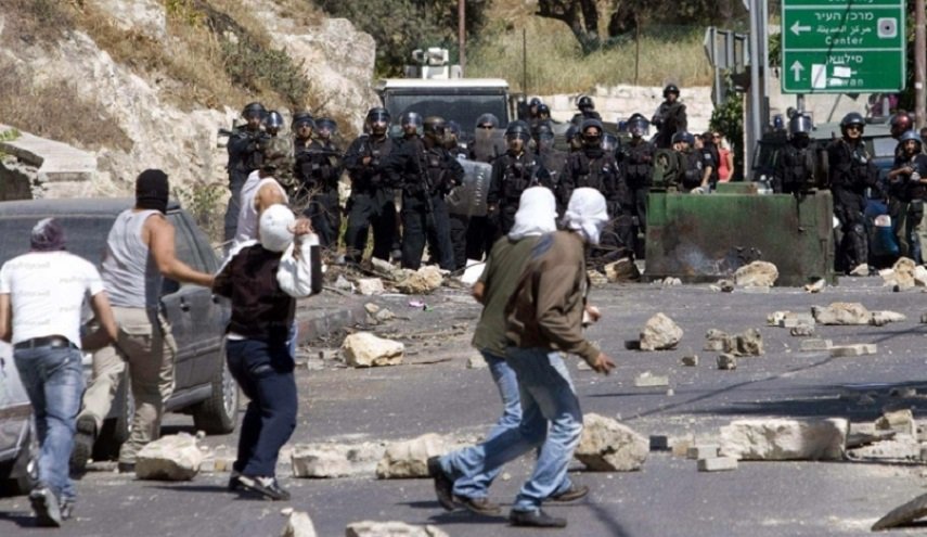 إندلاع مواجهات بين الفلسطينيين وقوات الاحتلال الاسرائيلي بمناطق مختلفة بالضفة