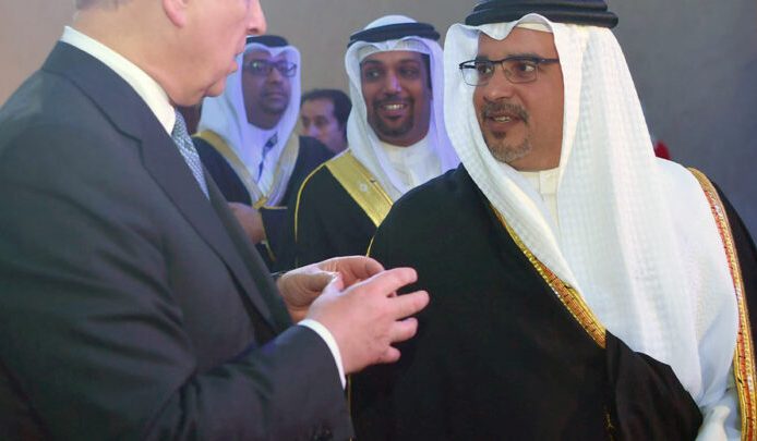 الأمير أندرو المتهم بالاعتداء الجنسي يدعو ولي العهد الخليفي إلى حفلة صيد
