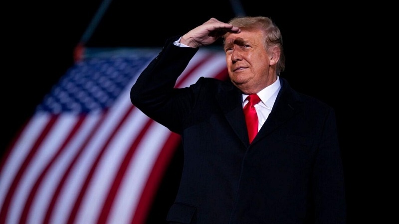 Чтобы остаться у власти, Трамп хотел атаковать Иран и Китай