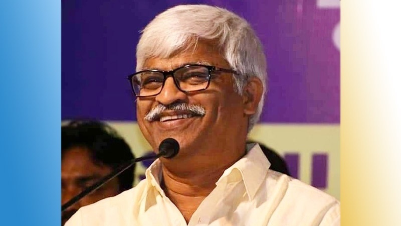 উত্তর প্রদেশের মুখ্যমন্ত্রীকে মূর্খ বলে কটাক্ষ করলেন সিপিএম নেতা সুজন চক্রবর্তী