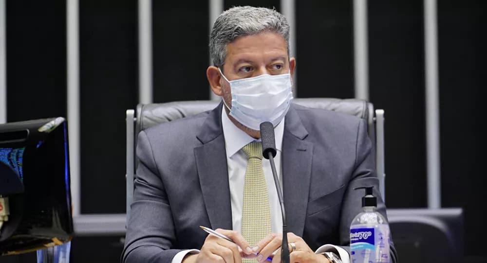  Lira cobra clareza sobre alto preço do combustível