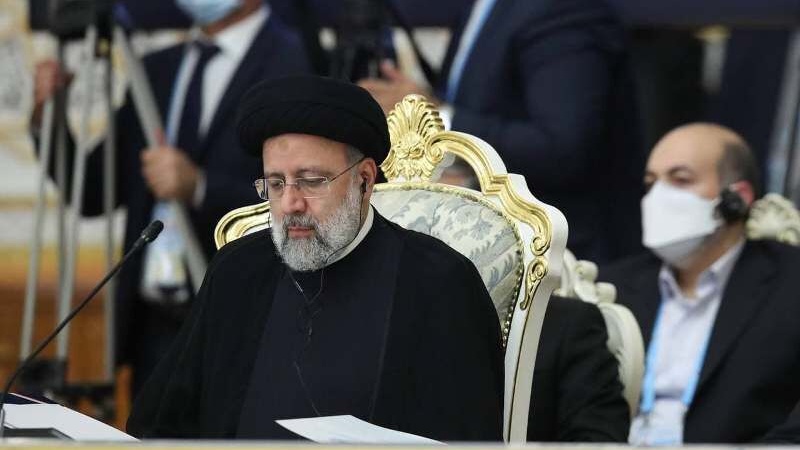 Раиси: ШОС может стать движущей силой глобальной многосторонности