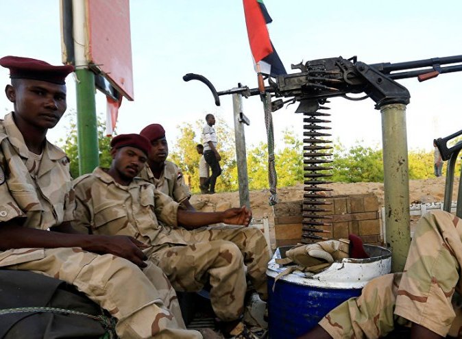 السودان يعلن ضبط شحنة أسلحة وذخائر ومتفجرات قادمة من ليبيا