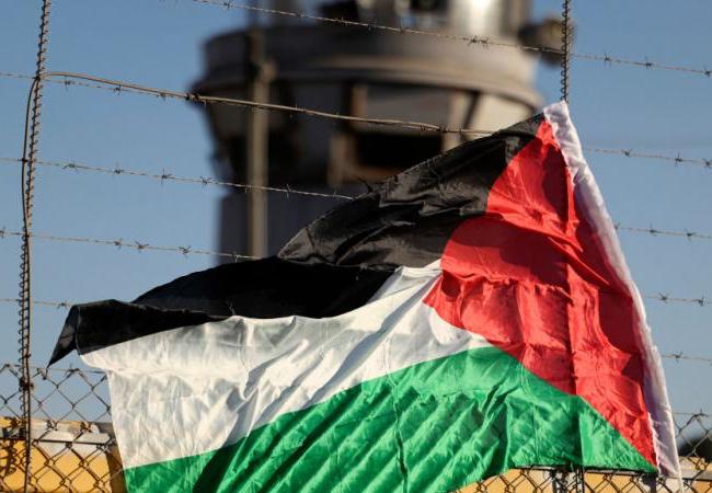 100 أسير فلسطيني يدخلون إضرابا تنديدا بالتنكيل والتضييقات بحق الأسرى