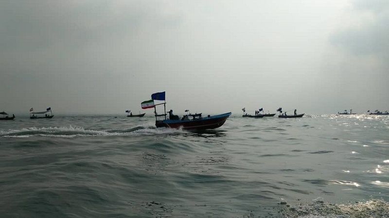 Parade Militer Laut Terbesar Basij Iran Digelar di Teluk Persia