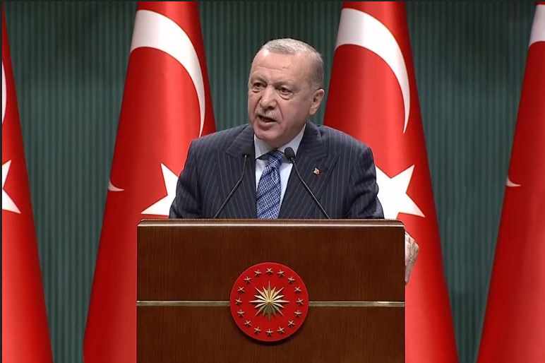 أردوغان: بايدن بدأ نقل الأسلحة والذخائر إلى المنظمات الإرهابية في سوريا