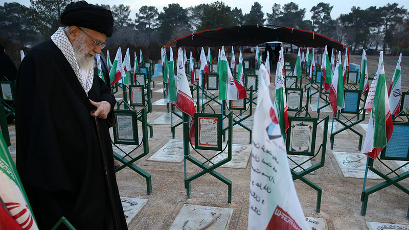 Imam Khamenei : Le sang des martyrs prouve la légitimité de la République islamique