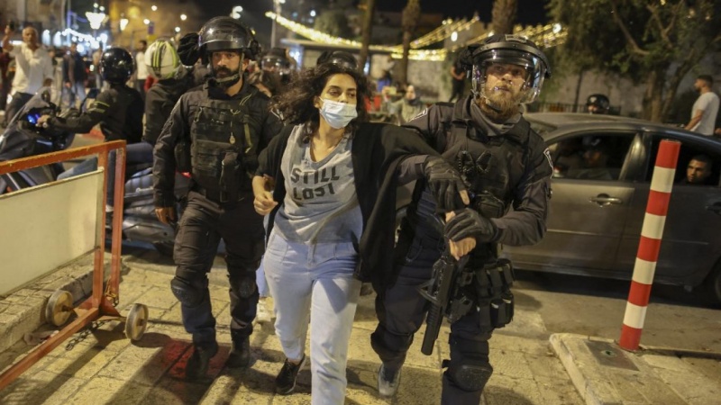イスラエル警察が、パレスチナ人抗議デモ参加者らを弾圧