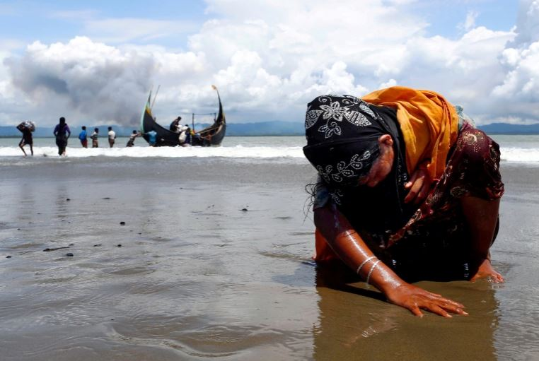   ႐ိုဟင္ဂ်ာမ်ား ကို အၾကမ္းဖက္ရန္ လႈံ႕ေဆာ္ခဲ့ သည့္ အေကာင့္မ်ား ကို လႊဲေပးရန္ Facebook ကို အေမရိကန္ တရား႐ုံးတစ္ခု ၫႊန္ၾကား