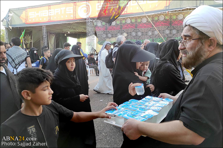 خدمة لابن أحد مراجع الدين وأستاذ في الدروس العليا للحوزة إلى زوار الأربعين + صور