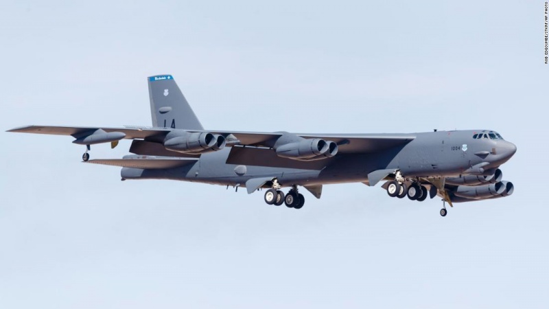 ロシア戦闘機が、米軍機接近で緊急発進