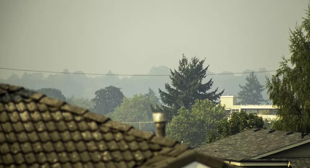 Fumaça surge supostamente em base militar dos EUA no Iraque