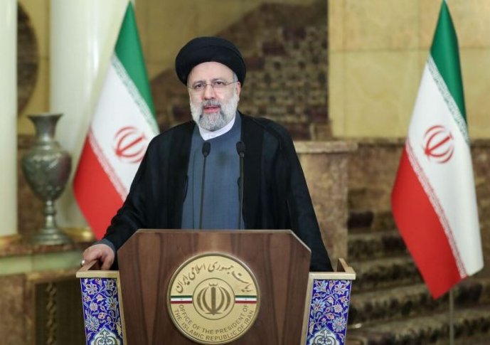 السيد رئيسي: سبيل معالجة المشاكل الراهنة يكمن في تطوير الانتاج الوطني