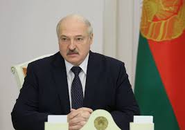 Лукашенко назвал возраст Байдена ориентиром для завершения президентства