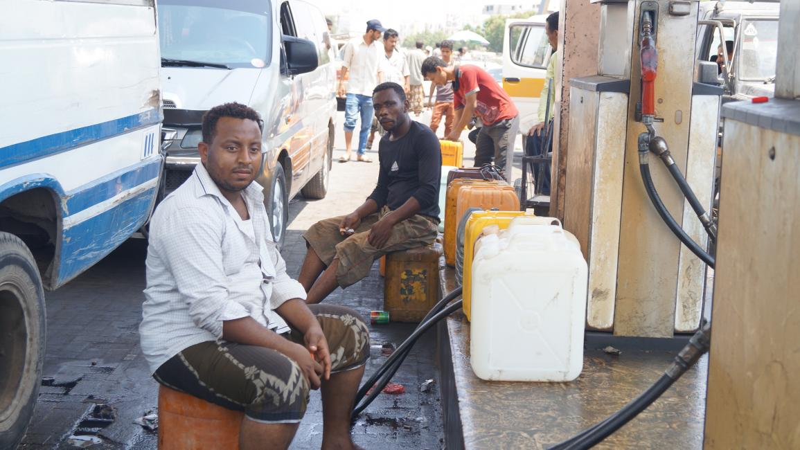 التجويع والترهيب واختلاق الأزمات .. فاتورة الاحتلال في المحافظات الجنوبية تتعاظم 