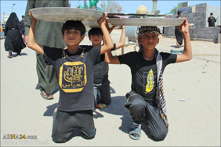 Photos: Iraqi children, teenagers serving to Arbaeen pilgrims