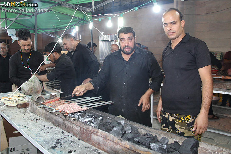 تقرير مصور/ مواكب حسينية بالنجف الأشرف تخدم زوار امير المؤمنين (ع) في اليوم (28) من صفر 
