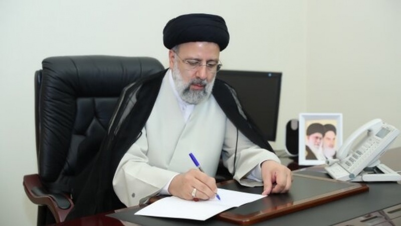 イラン大統領が、日本首相に祝賀のメッセージ