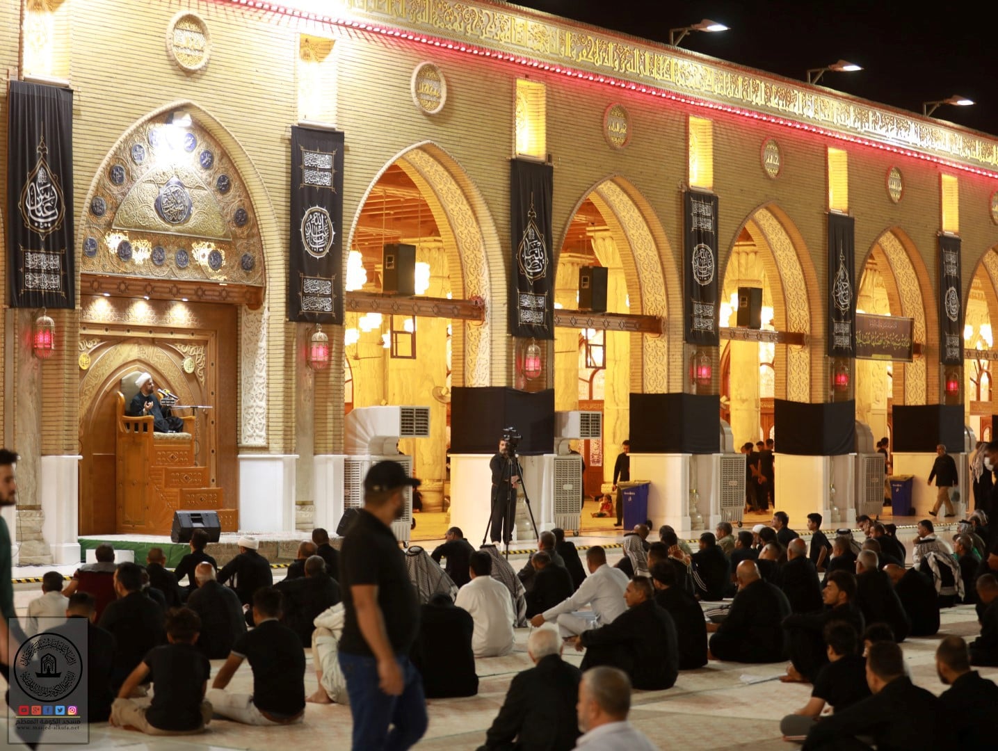 تقرير مصور/ مجلس عزاء بمناسبة رحيل النبي (ص) في مسجد الكوفة