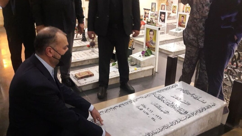 Emir Abdullahiyan Lübnan direniş 'Şehitler Mabedi'nde