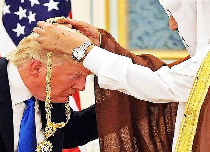 "نيويورك تايمز": السعودية منحت هدايا مزيفة لترامب