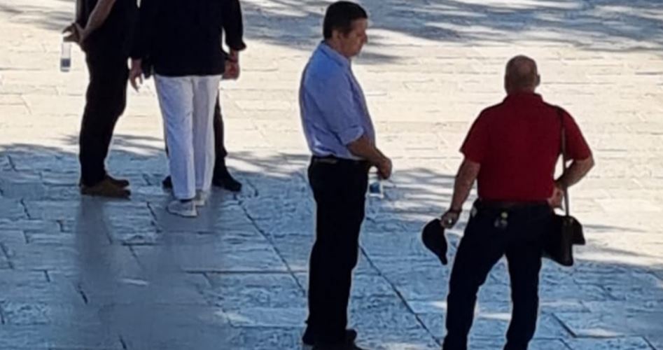 “Grupos de normalizadores emiratíes recorren los patios de la Mezquita de Al-Aqsa”