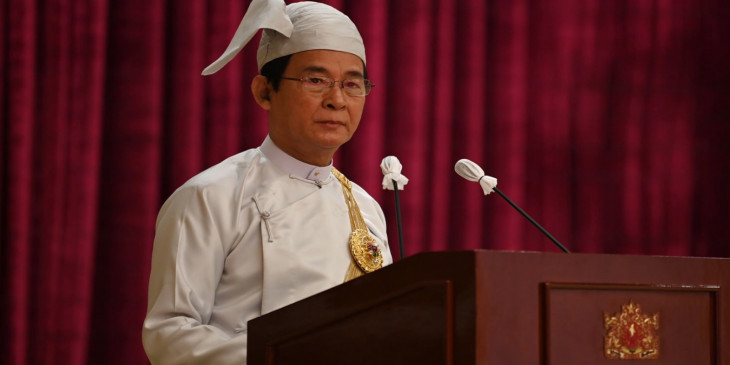  ႏိုင္ငံေတာ္ သမၼတ ဦးဝင္းျမင့္ကို ရာထူးမွ ႏုတ္ထြက္ရန္ အာဏာသိမ္း စစ္တပ္က အဓမၼေစခိုင္းခဲ့