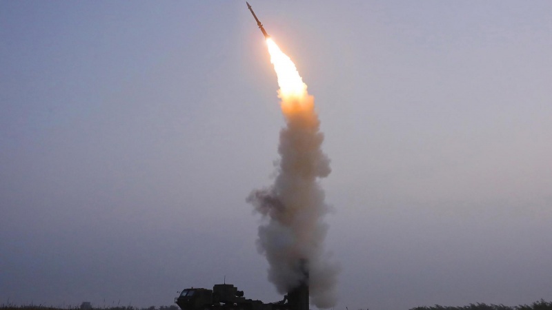 北朝鮮が艦艇攻撃用「スパイク級ミサイル」を開発、公開