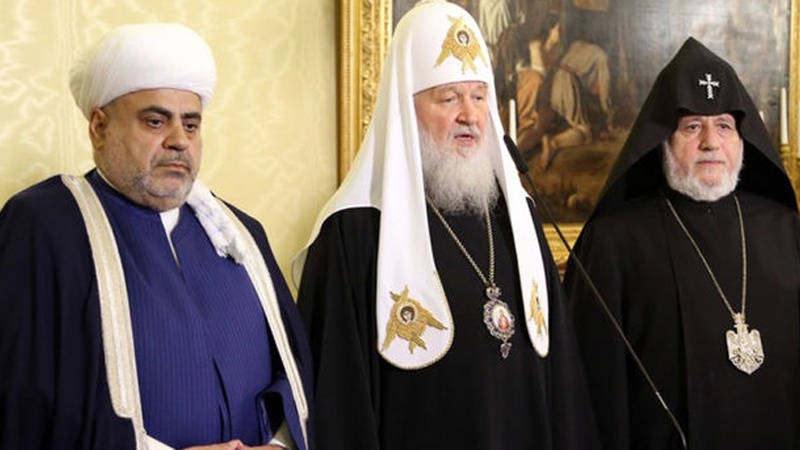 Аллаһшүкүр Пашазадә ермәниләрин каталикосу илә ҝөрүшүб